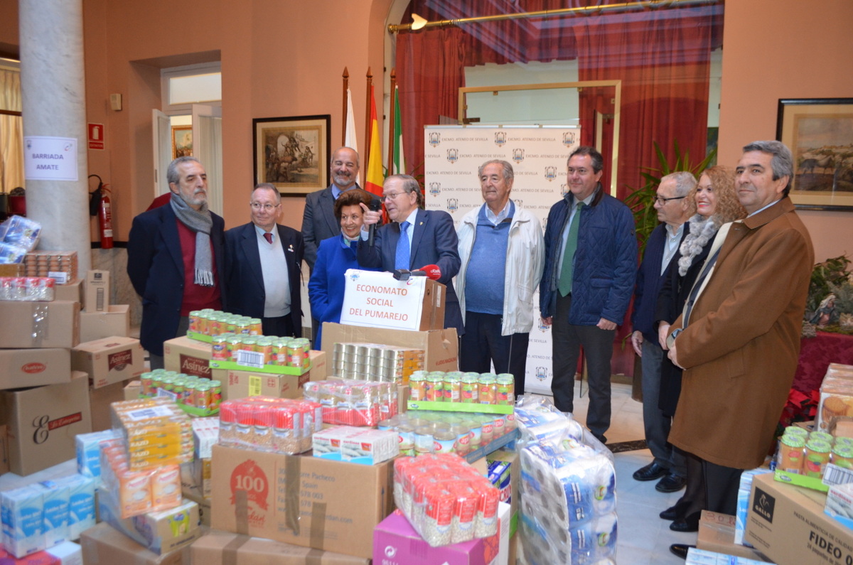 La Cabalgata de Reyes Magos del Ateneo dona más de 7 toneladas de alimentos a colectivos en riesgo de exclusión social